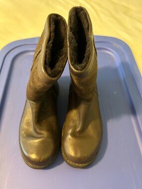 UGG Kids Black Leather & Suede Boot